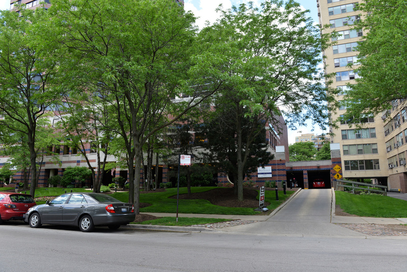 Street view of 2960 N. Lake Shore Dr. - Valet