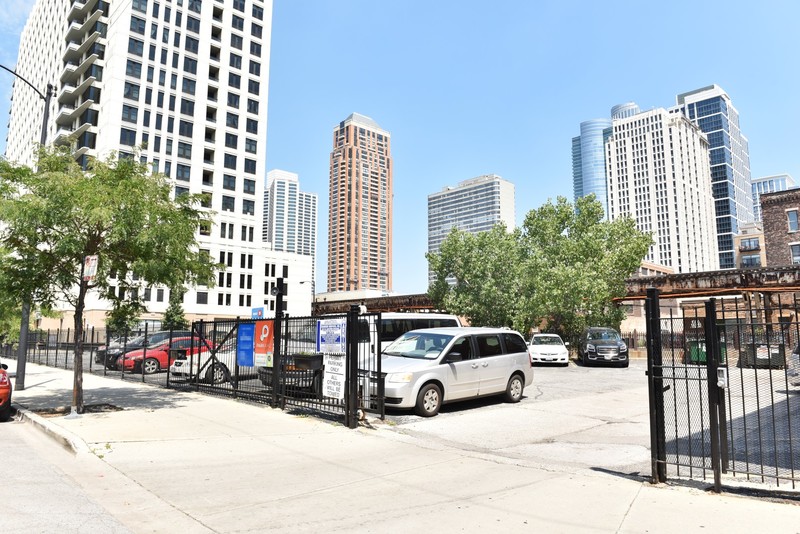 Chicago Parking From 12 Book Your Parking Now Save Up To 60 