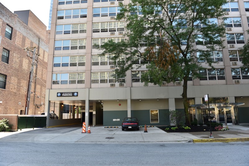 Street view of 2101 South Michigan Apartments (131 E. 21st St.)