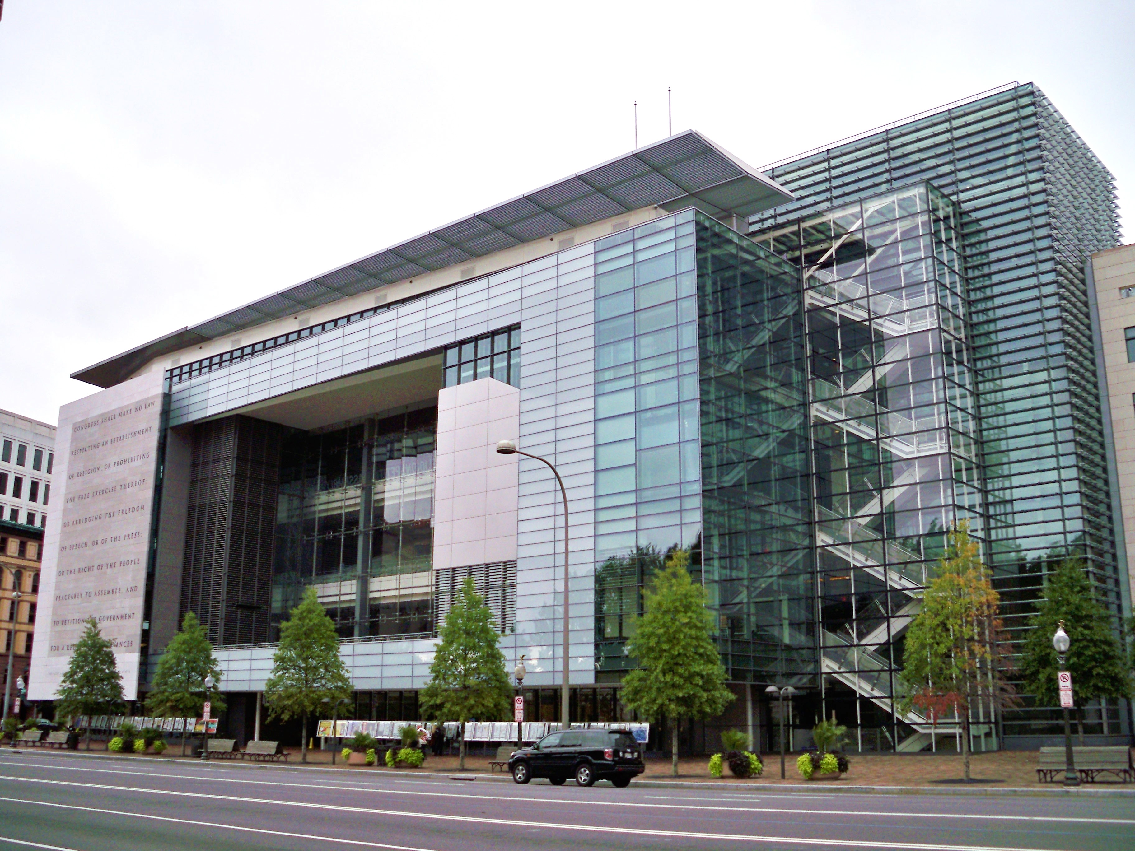 Newseum Monthly Parking Find Monthly Parking Near Newseum