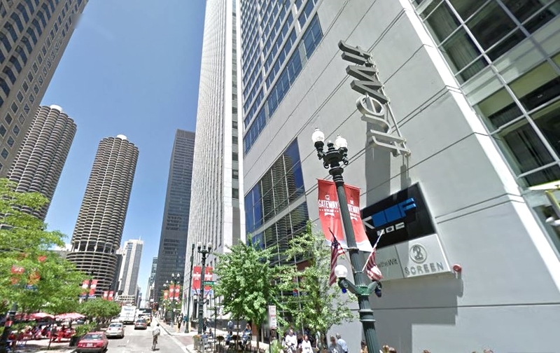 Street view of 1 E Wacker Garage - Valet