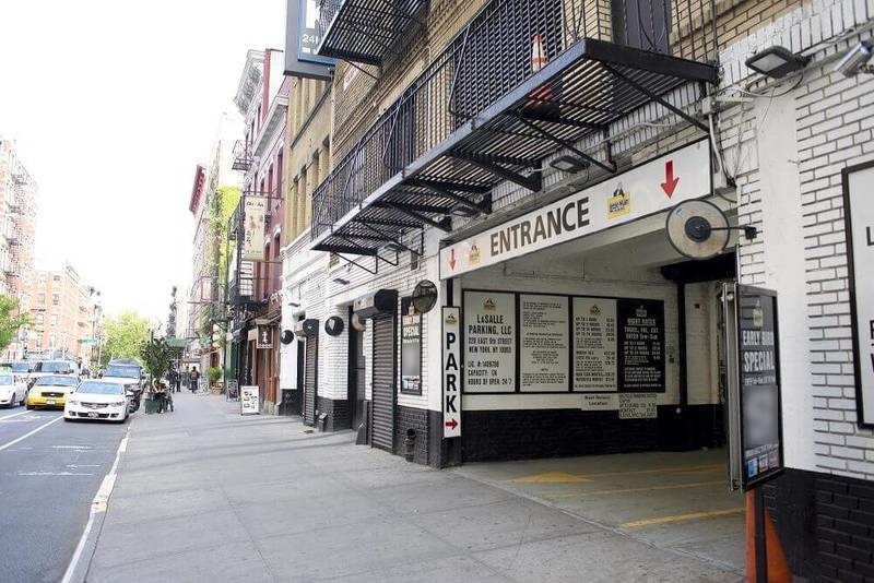 Street view of LittleMan Parking