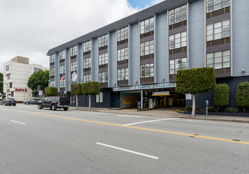 Street view of Pier 2620 Hotel - Self-Parking