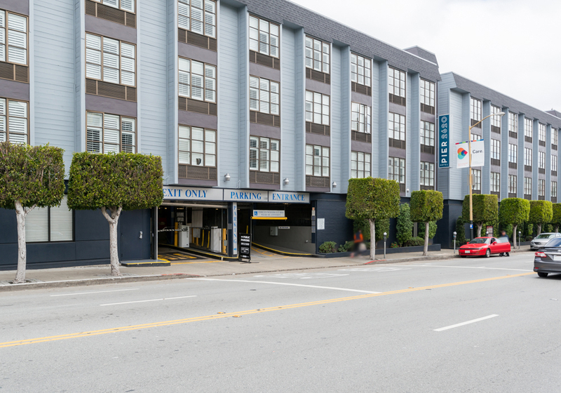 Street view of Pier 2620 Hotel - Self-Parking