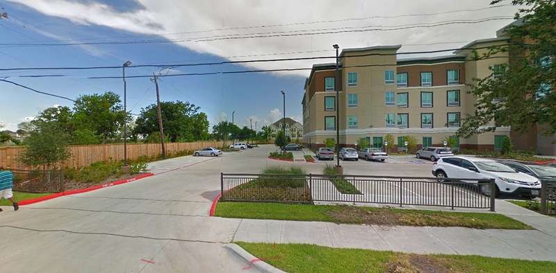 Street view of Holiday Inn Express & Suites Lot