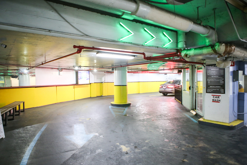 Street view of Streeterville Center Garage - Valet
