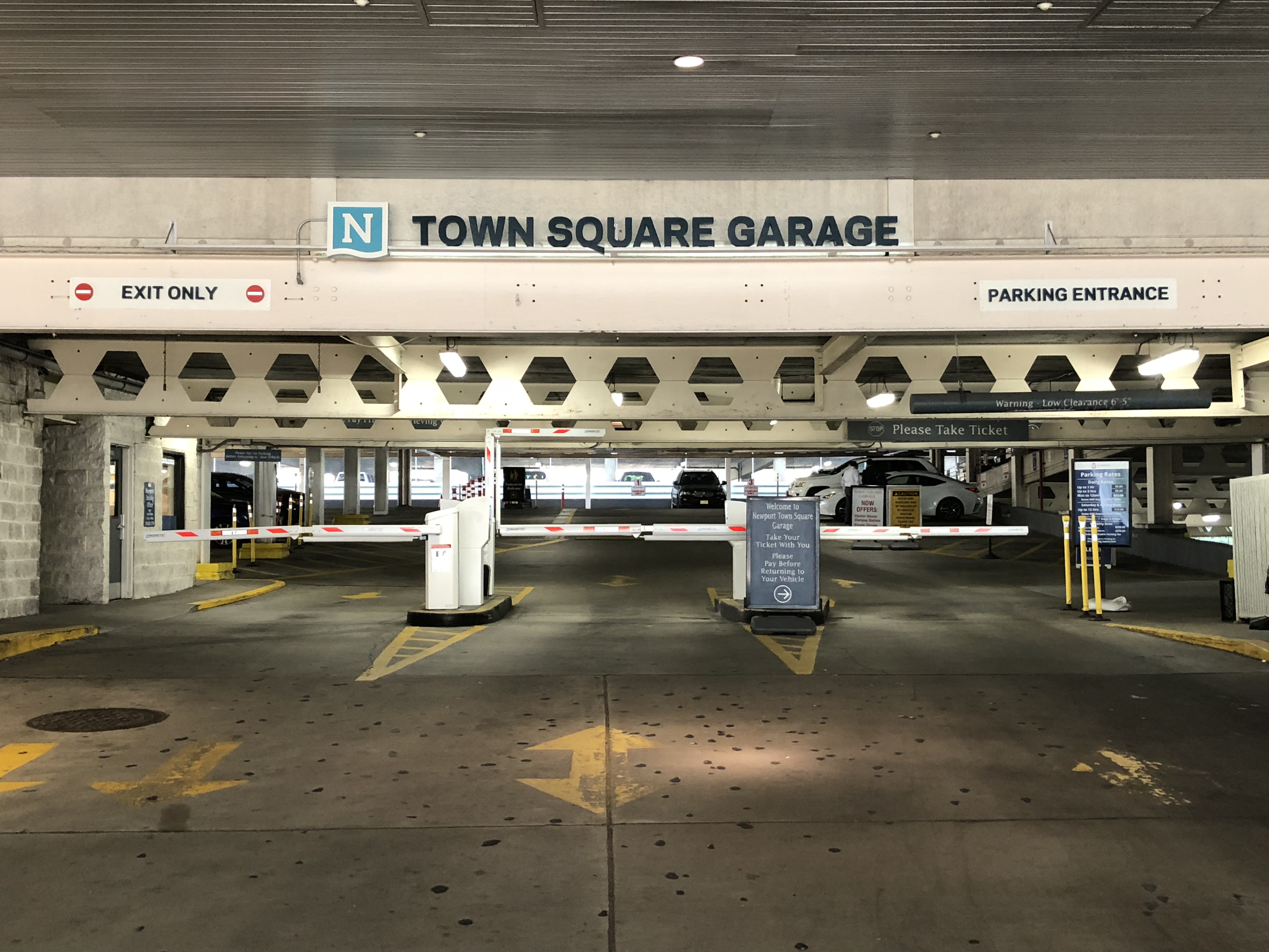 90 Town Square Pl Parking [ 3024 x 4032 Pixel ]
