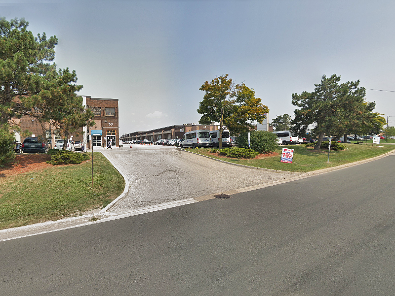 Street view of Skypark  Airport Parking YYZ - Valet