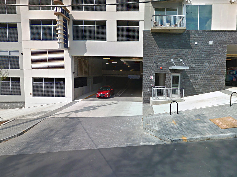 Street view of Nine15 Midtown Apartments Garage