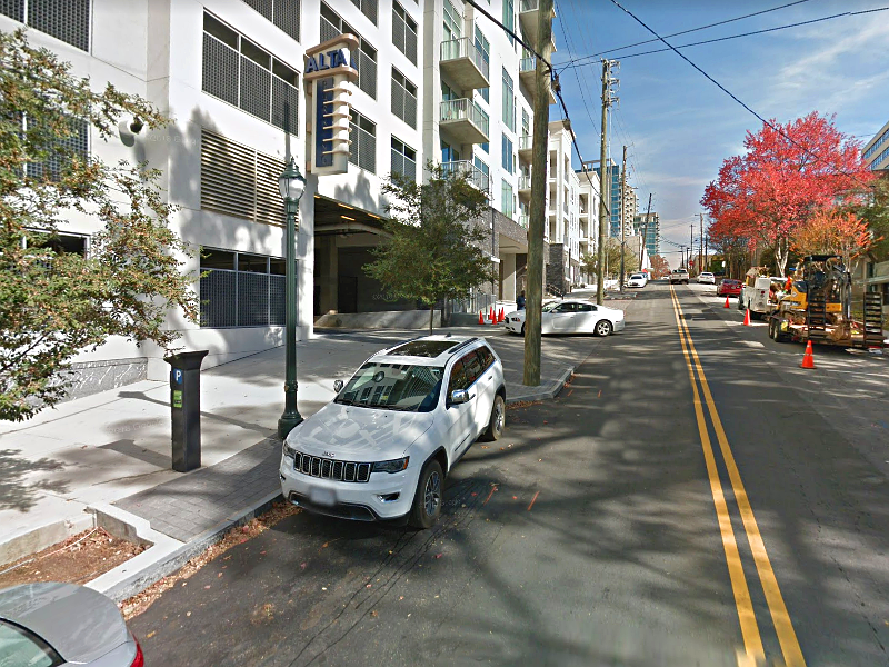Street view of Nine15 Midtown Apartments Garage