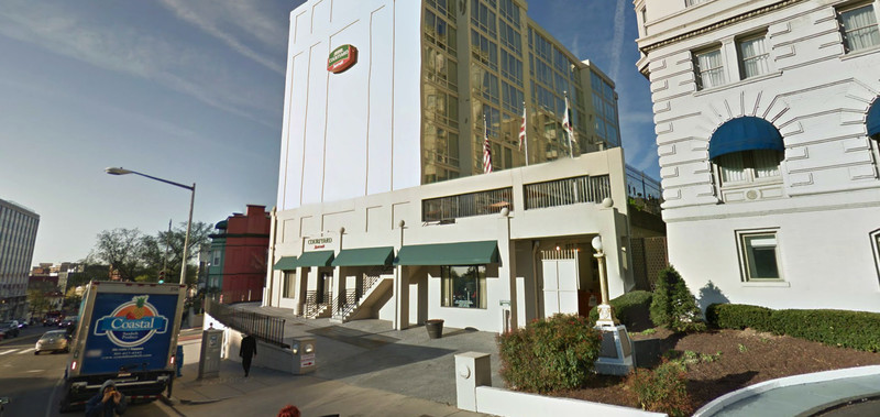Street view of Courtyard Marriott Dupont Circle - Valet Kiosk