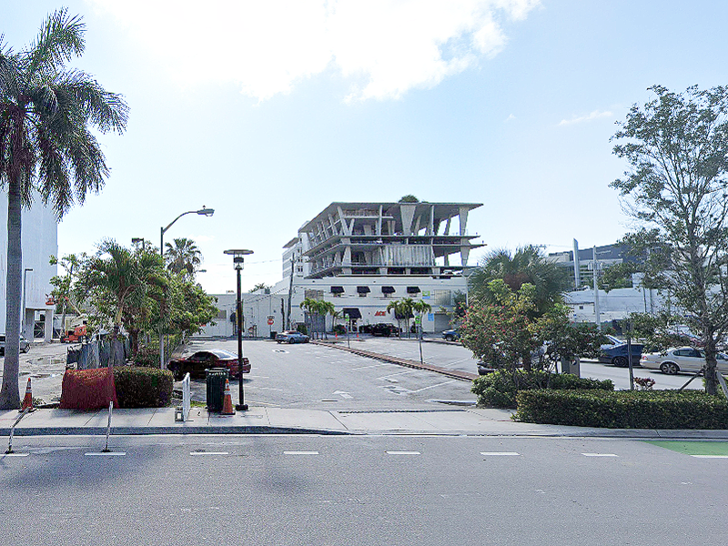 Street view of 1677 West Ave. Lot