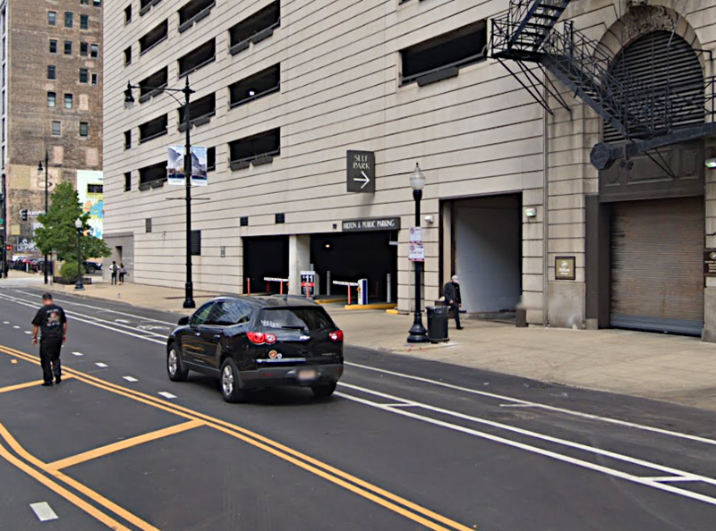 Street view of Hilton Chicago Garage