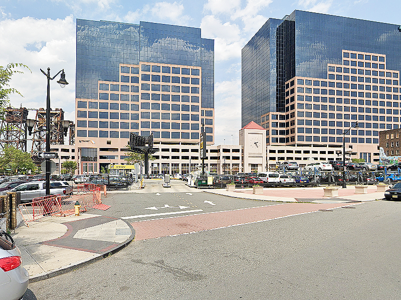 386 Market St. Parking