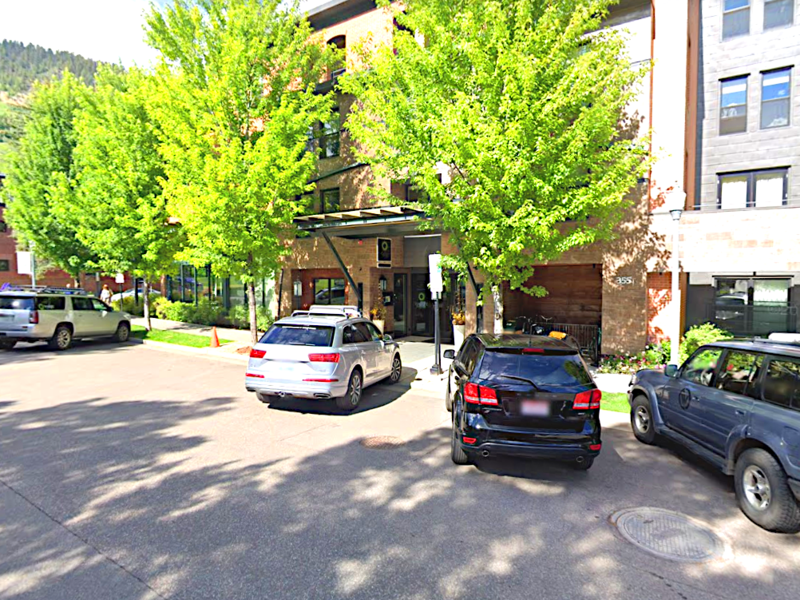 Street view of Limelight Hotel Aspen - Valet