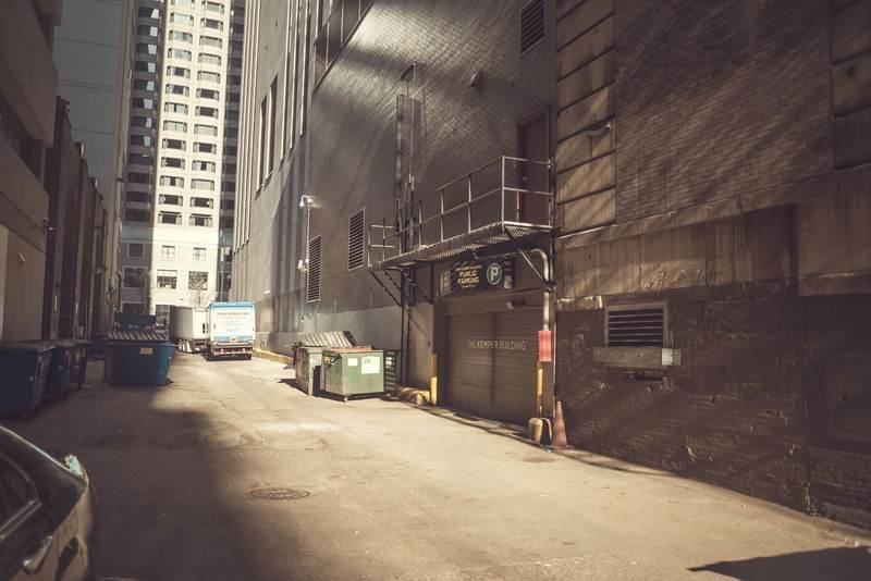 Street view of 1 E Wacker Garage - Valet