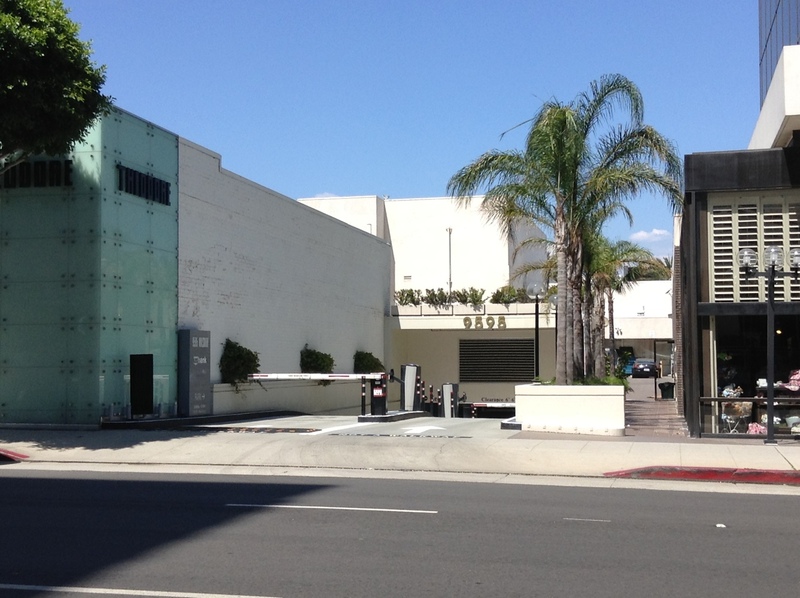 Street view of Wilshire Parking Garage