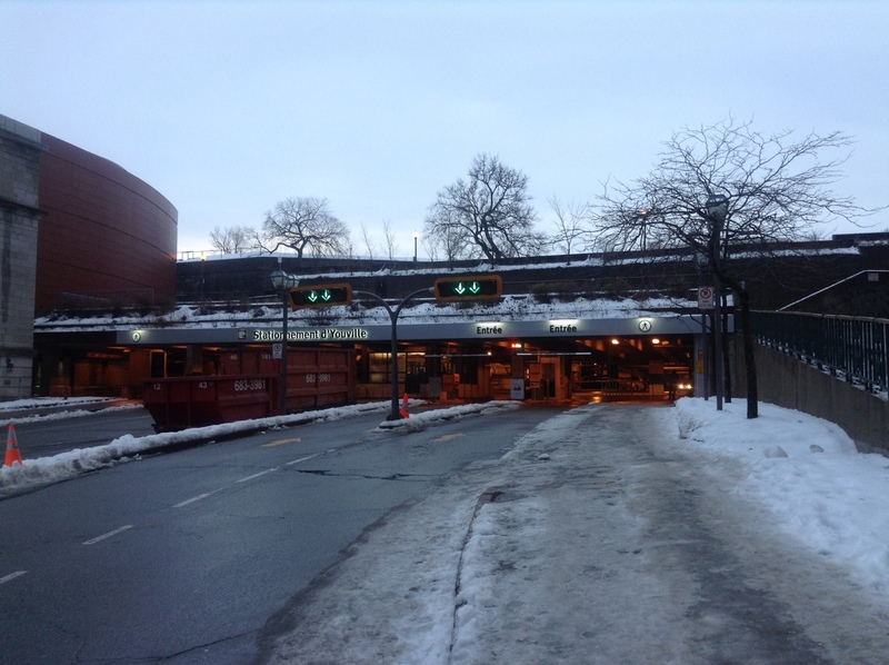 Street view of De la place D'Youville