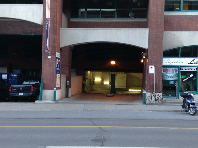 Street view of Faubourh Ste - Catherine