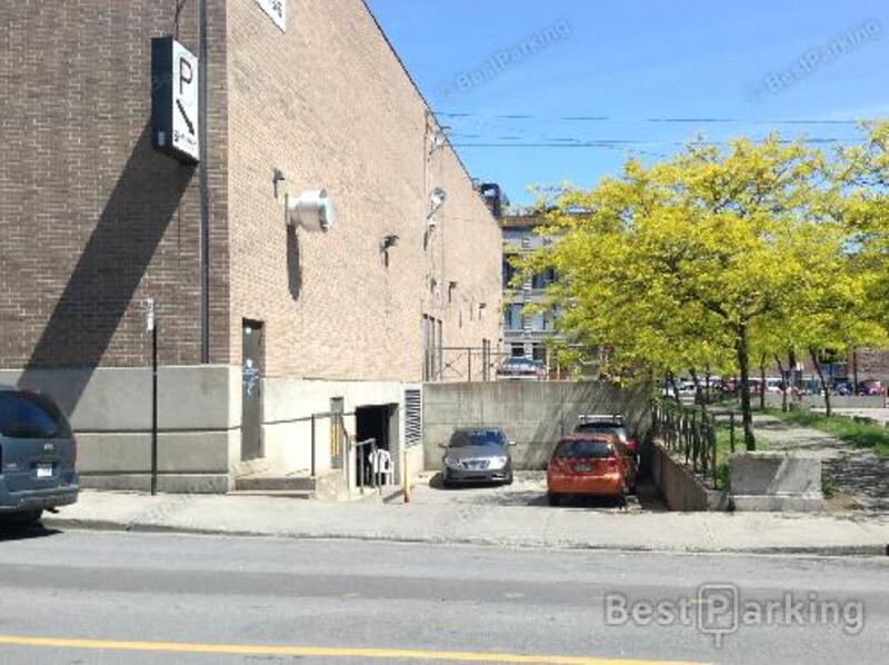 Street view of Rue Saint-Hubert Parking Garage