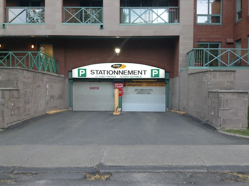 Street view of Q112 - 140 Grande-Allée Est