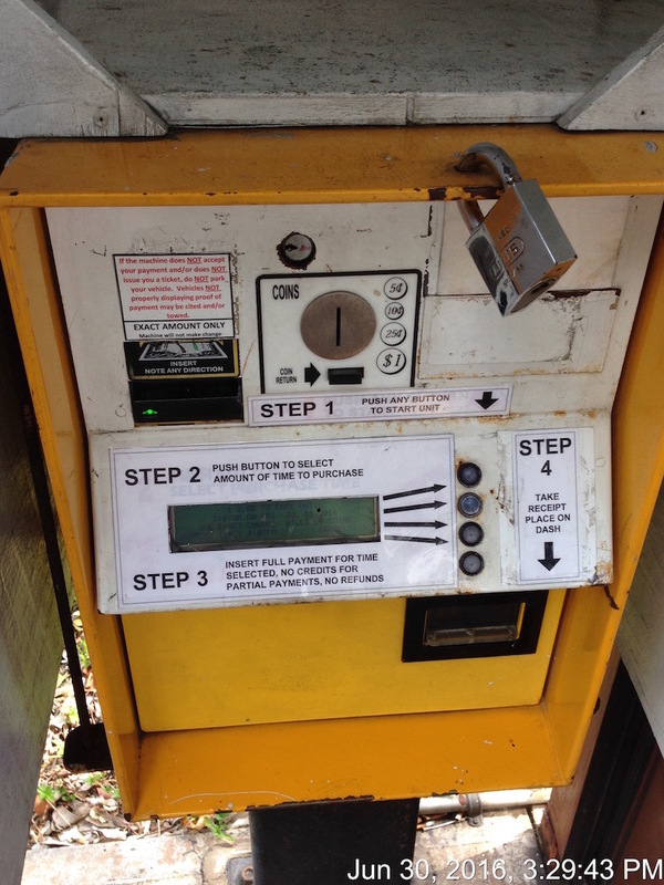 Street view of First Hawaian Bank