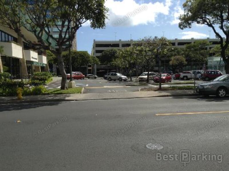 Street view of First Hawaian Bank
