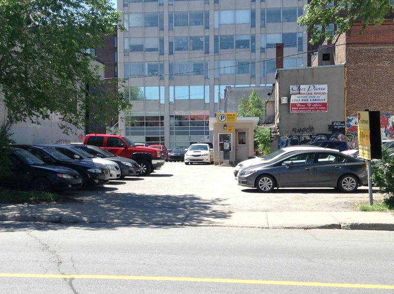 Street view of Rue Saint-Hubert Lot