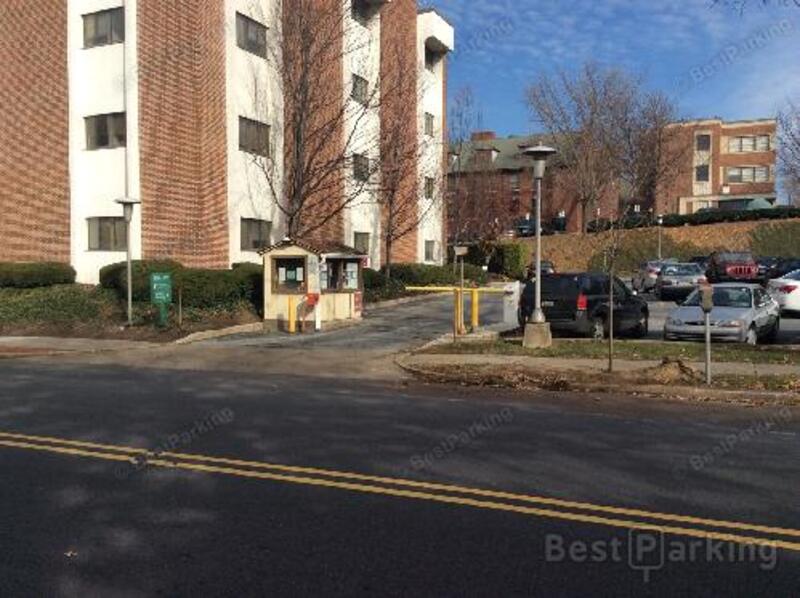 Street view of Penn Center Harrisburg Visitors Parking