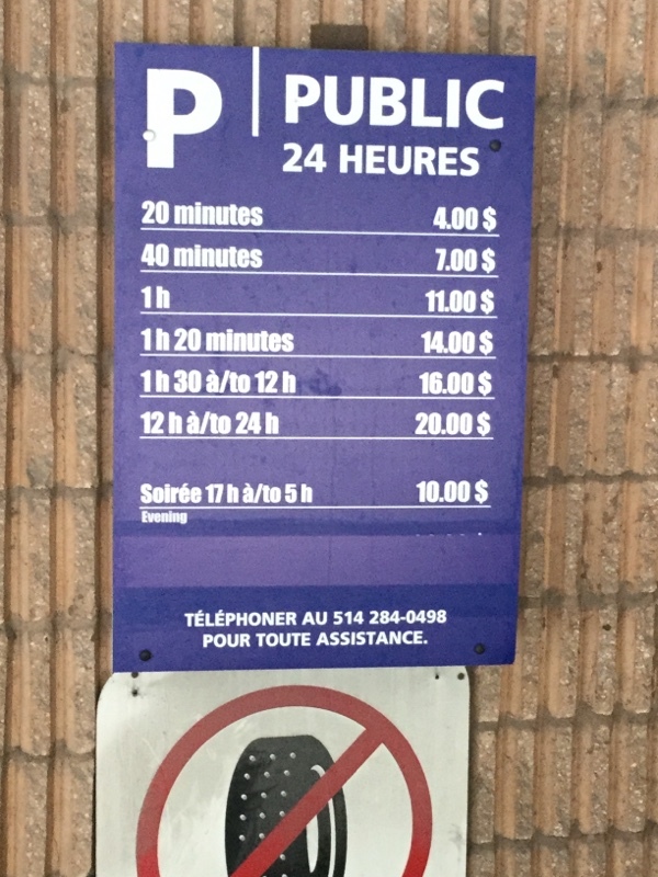 Street view of M128 - Place du Parc