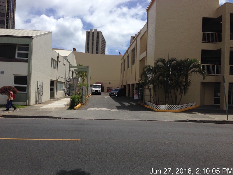 Street view of Chinatown Open Market