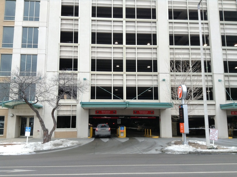 Street view of Que Place Garage