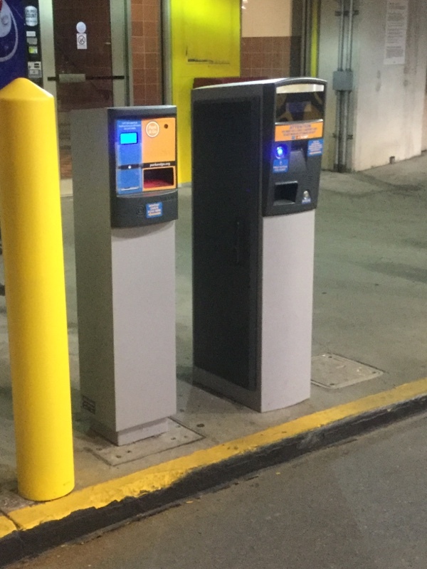 Street view of Que Place Garage
