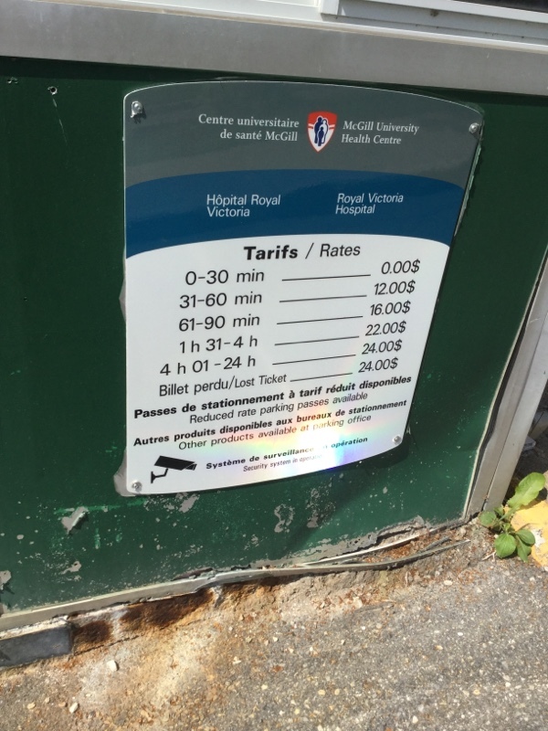 Street view of Hospital Royal Victoria