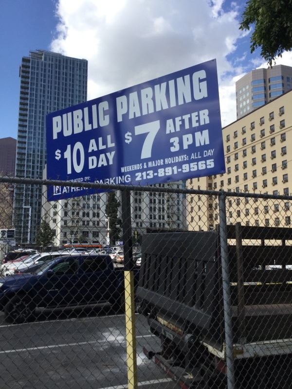 Street view of 848 S Grand Ave Parking