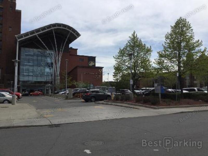 Street view of Toronto Western Hospital