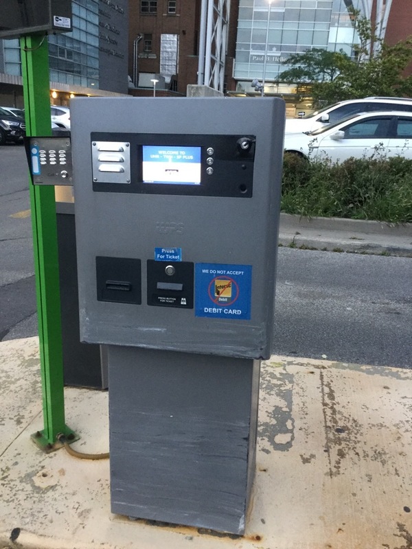 Street view of Toronto Western Hospital