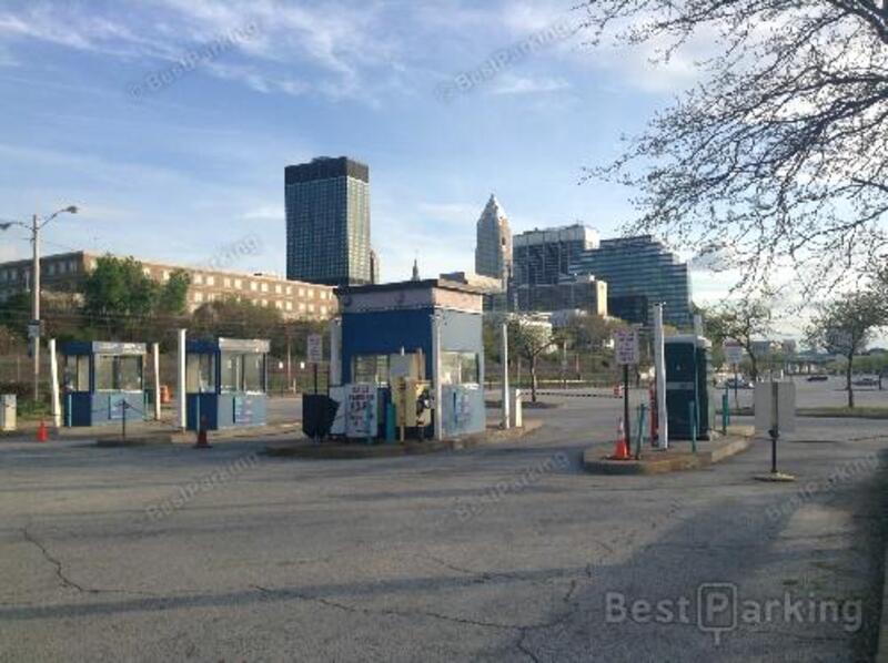Street view of Lakefront Municipal Parking Lot