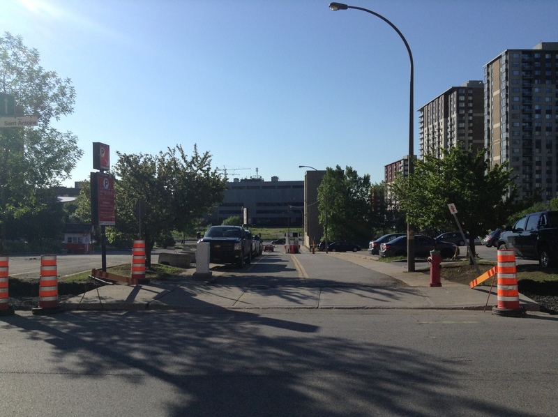 Street view of Rue Saint-Antoine O Parking Lot