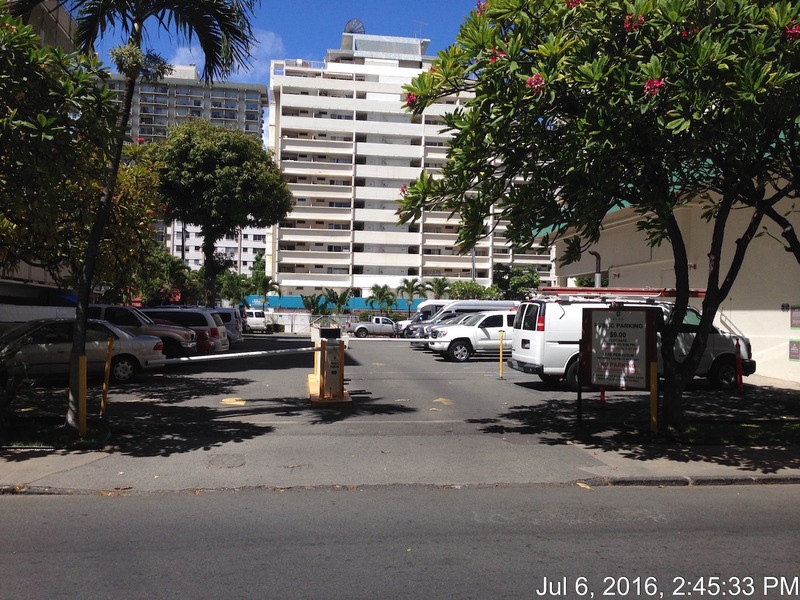 Street view of Waikiki Resort Hotel