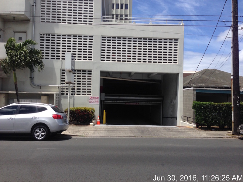 Street view of 1150 S king St. Garage