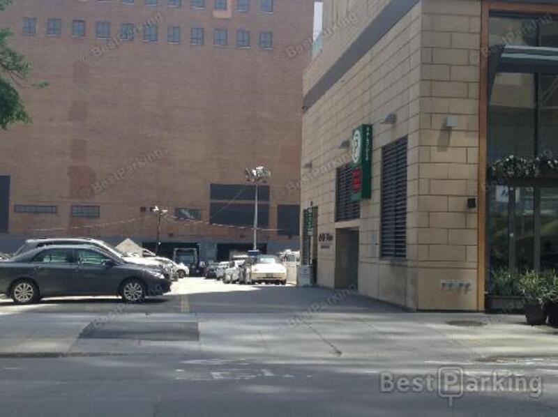 Street view of M241 - Maison Manuvie