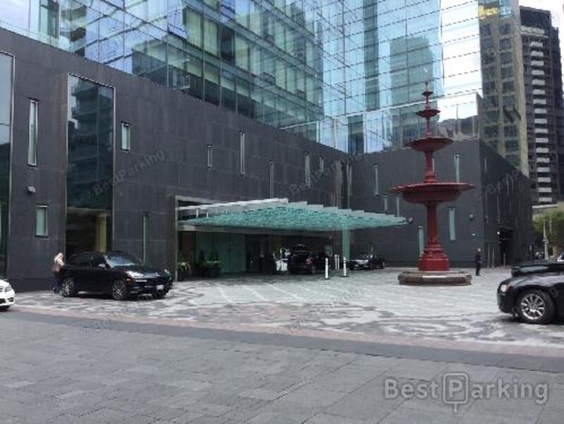 Street view of Four Seasons Hotel