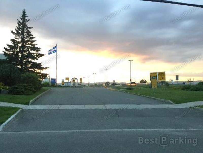 Street view of Rue Cyrille-Duquet Parking Lot