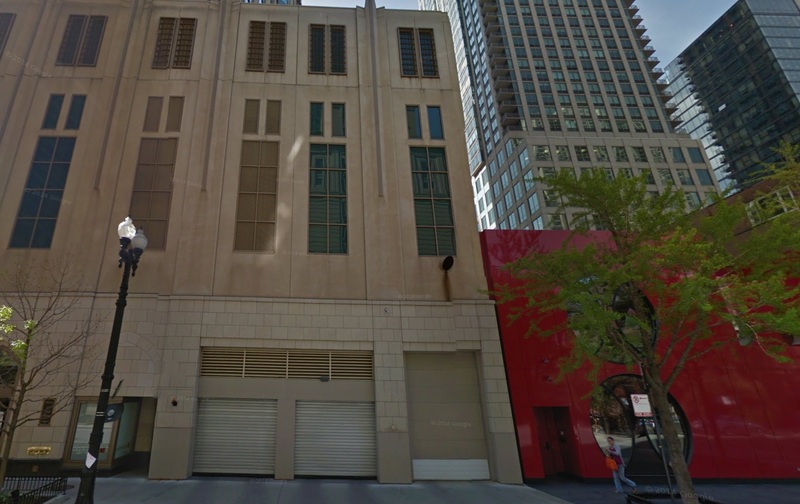 Street view of Private Garage in River North - Residence