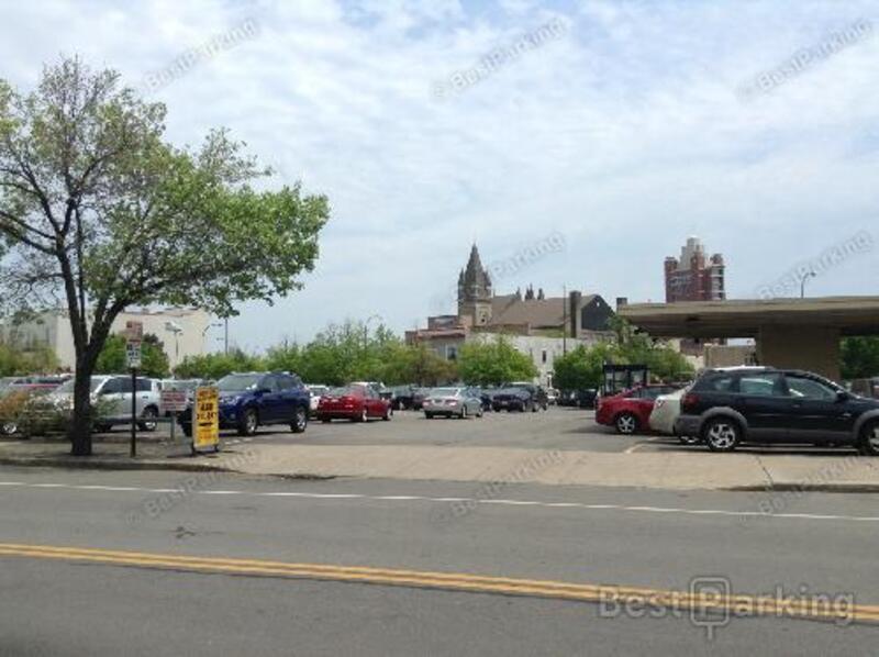 Street view of P8215 - 40 Franklin Lot