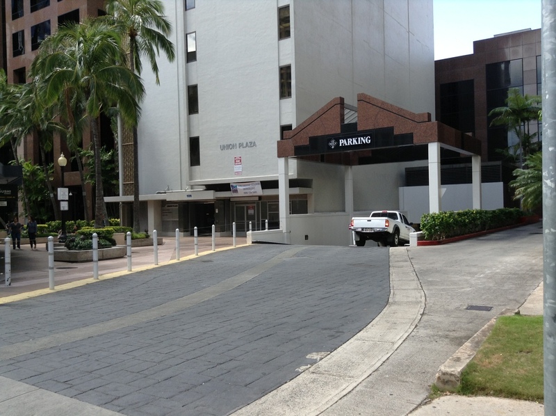 Street view of 1132 Bishop St Garage