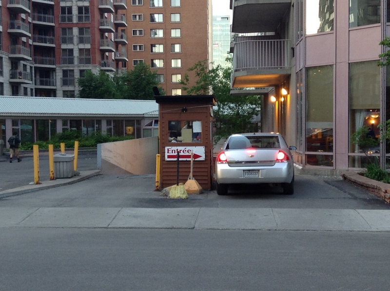 Street view of Staionnement Populaire