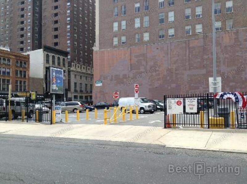 Street view of 8th & Chestnut AutoPark