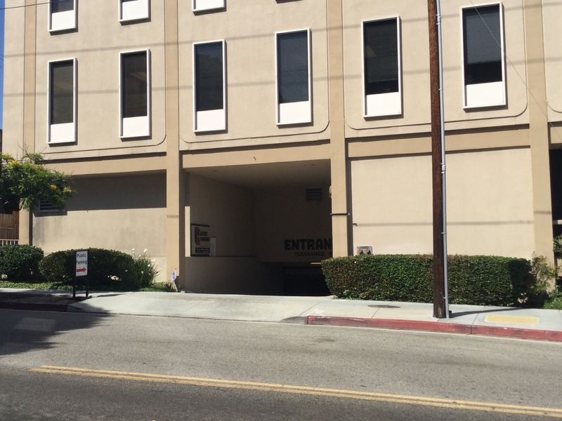 Street view of Wilshire Blvd Parking Garage
